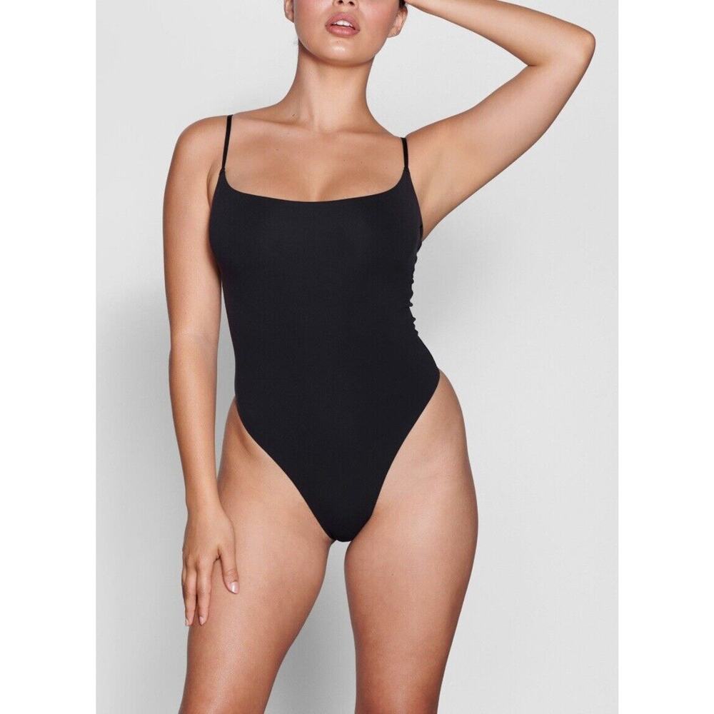 SKIMS Fits Everybody Cami Bodysuit Black NWT small
